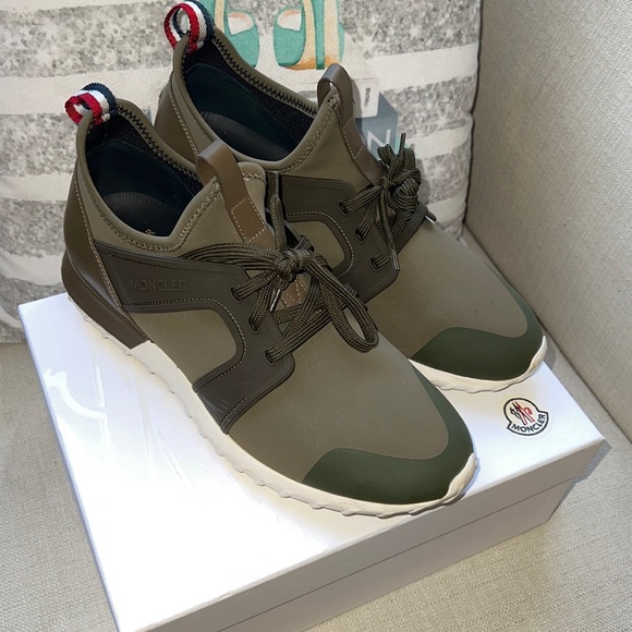 Moncler  -Size US 10 - Picture 11 of 14